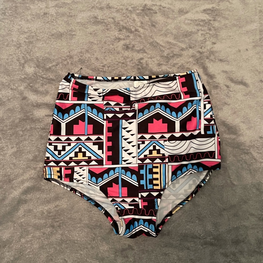 High-Waisted bikini bottoms